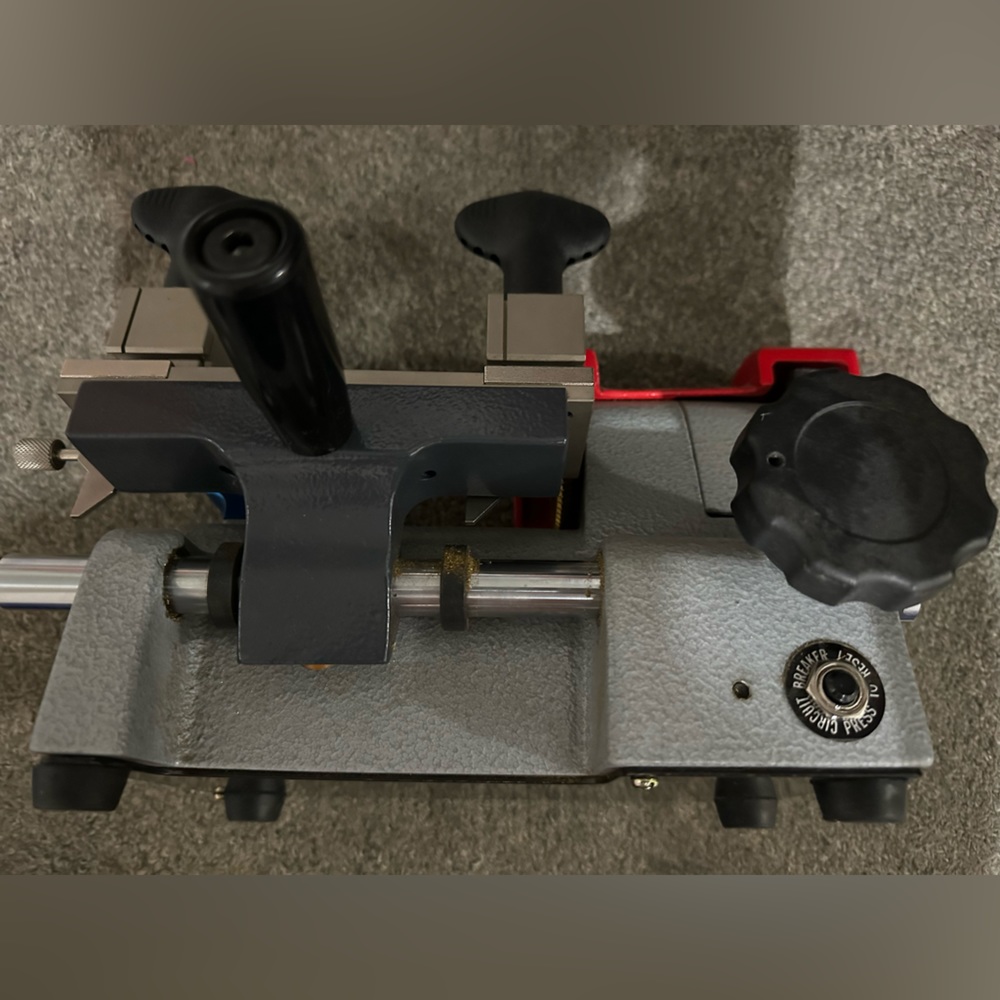KEY MACHINE - Picture 2 of 4